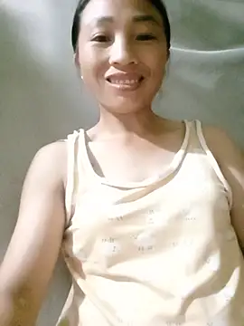 Snapshot of lucybaby00 chatting on July 12, 12:40 pm lucybaby00 online show from July 12, 12:40 pm