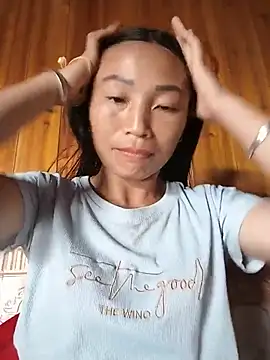 Snapshot of lucybaby00 chatting on July 24, 10:46 am lucybaby00 online show from July 24, 10:46 am