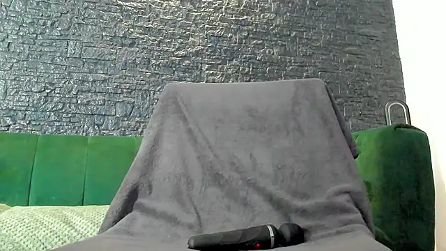 Snapshot of AnneSins chatting on October 6, 7:00 pm AnneSins online show from October 6, 7:00 pm