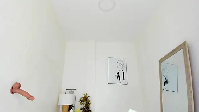 Snapshot of emy_barnert chatting on November 27, 12:29 pm emy barnert online show from November 27, 12:29 pm