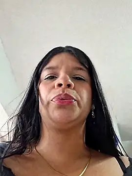 Snapshot of Eiimy_pretty chatting on October 24, 8:05 pm Eiimy pretty online show from October 24, 8:05 pm