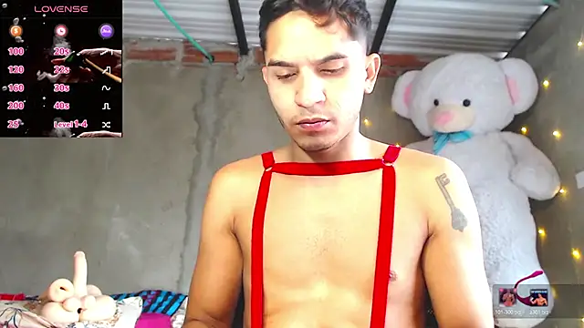 Snapshot of Angel_latinboy chatting on May 13, 1:19 pm Angel latinboy online show from May 13, 1:19 pm