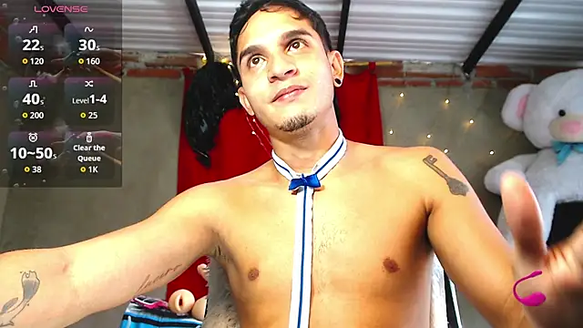 Snapshot of Angel_latinboy chatting on May 22, 3:39 pm Angel latinboy online show from May 22, 3:39 pm