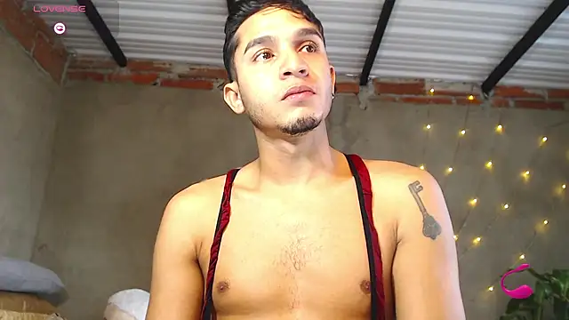 Snapshot of Angel_latinboy chatting on June 9, 2:28 pm Angel latinboy online show from June 9, 2:28 pm