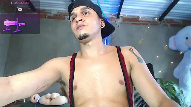 Snapshot of Angel_latinboy chatting on July 16, 8:26 pm Angel latinboy online show from July 16, 8:26 pm