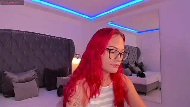 Snapshot of mae_lyra chatting on July 17, 4:34 pm mae lyra online show from July 17, 4:34 pm