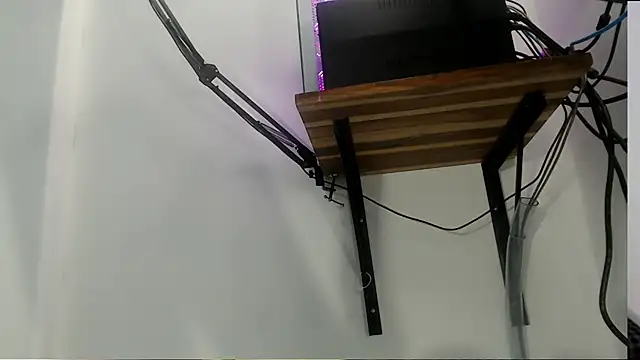 Snapshot of skinnyverus18 chatting on May 23, 7:29 pm skinnyverus18 online show from May 23, 7:29 pm