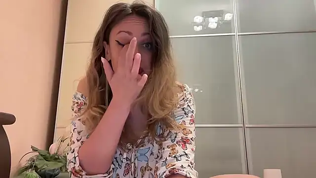 Snapshot of Ange1Alexis chatting on September 21, 5:03 pm Ange1Alexis online show from September 21, 5:03 pm