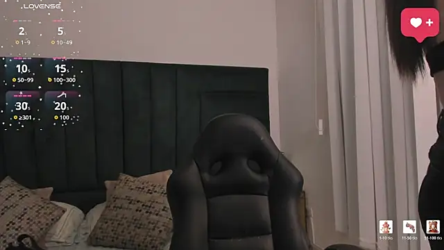 Snapshot of SaraWagner_ chatting on May 9, 11:54 pm SaraWagner online show from May 9, 11:54 pm