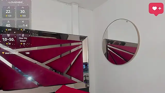 Snapshot of SaraWagner_ chatting on May 15, 10:50 pm SaraWagner online show from May 15, 10:50 pm