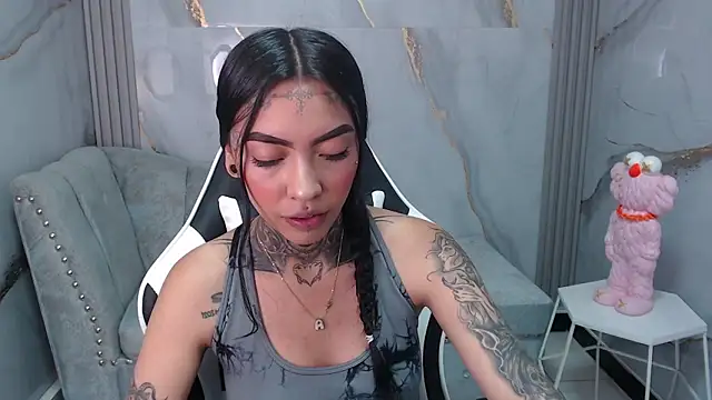 Snapshot of Ashley_Blum_v chatting on September 15, 7:36 pm Ashley Blum v online show from September 15, 7:36 pm