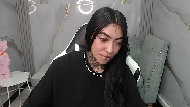 Snapshot of Ashley_Blum_v chatting on November 5, 8:31 pm Ashley Blum v online show from November 5, 8:31 pm