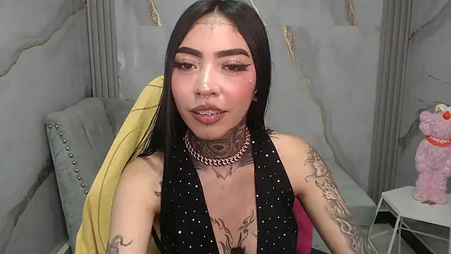 Snapshot of Ashley_Blum_v chatting on November 17, 8:14 pm Ashley Blum v online show from November 17, 8:14 pm