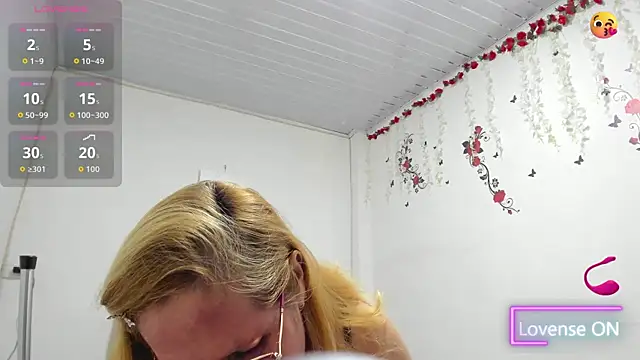 Snapshot of esmeraldaladys chatting on July 30, 7:13 pm esmeraldaladys online show from July 30, 7:13 pm