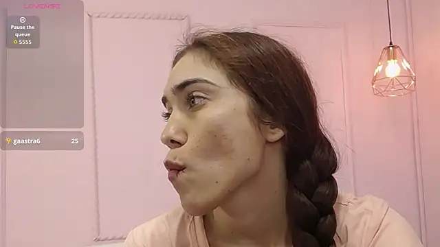 Snapshot of danna7cute chatting on October 30, 9:59 pm danna7cute online show from October 30, 9:59 pm