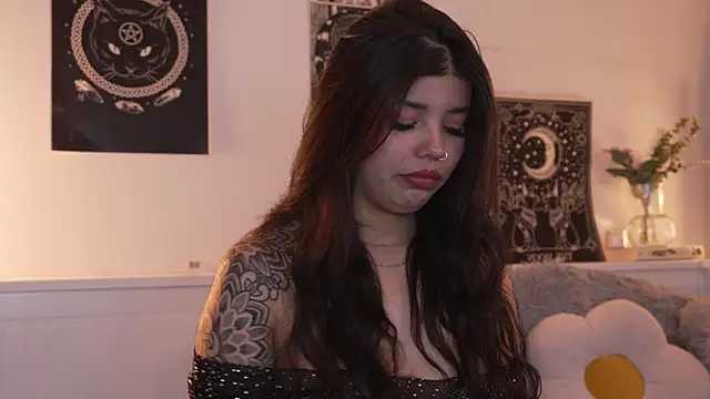 sophieee art online show from September 28, 12:49 am