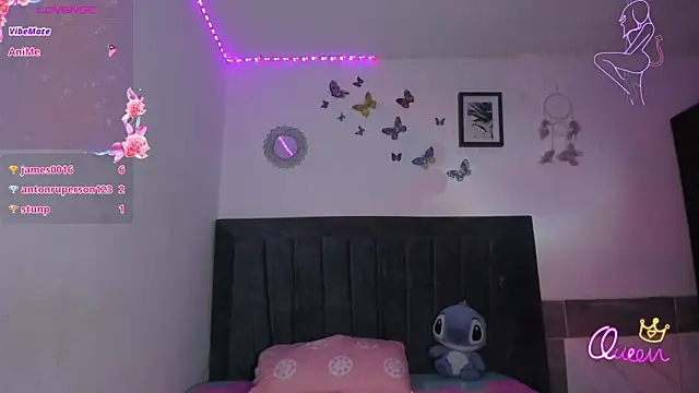 Snapshot of emmie_bunny chatting on June 5, 1:23 am emmie bunny online show from June 5, 1:23 am