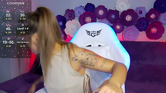 Snapshot of LindaBrilliant chatting on September 15, 3:06 am LindaBrilliant online show from September 15, 3:06 am