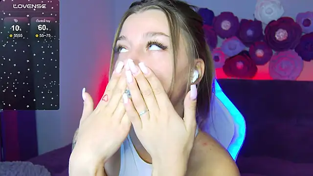 Snapshot of LindaBrilliant chatting on September 27, 1:32 am LindaBrilliant online show from September 27, 1:32 am