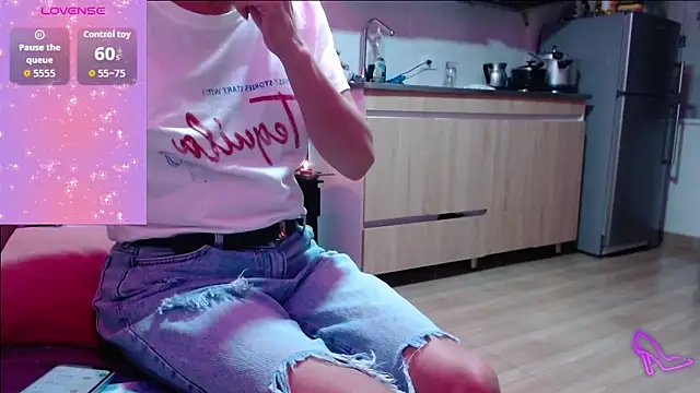 AllysonStonne online show from June 21, 12:35 am