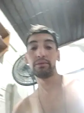 Snapshot of pibearg29 chatting on December 19, 5:25 am pibearg29 online show from December 19, 5:25 am