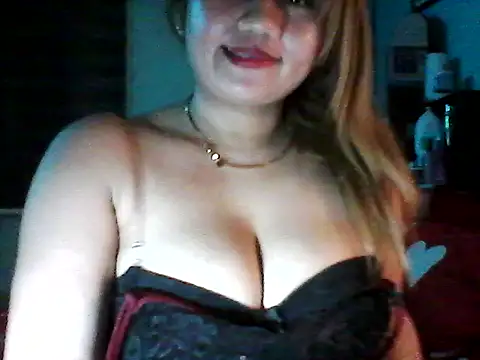 Snapshot of Miss_Heart chatting on October 23, 9:57 pm Miss Heart online show from October 23, 9:57 pm