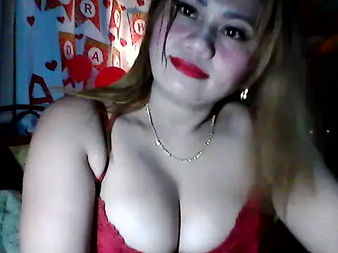 Snapshot of Miss_Heart chatting on November 8, 10:41 pm Miss Heart online show from November 8, 10:41 pm