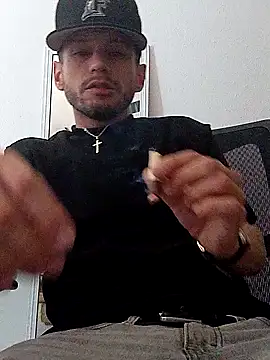 Snapshot of Andrez5041 chatting on September 29, 6:40 am Andrez5041 online show from September 29, 6:40 am