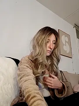 Maeve92 online show from September 12, 7:19 am