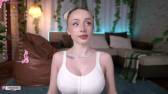 Snapshot of BabyyyLunaX chatting on June 13, 7:45 pm BabyyyLunaX online show from June 13, 7:45 pm