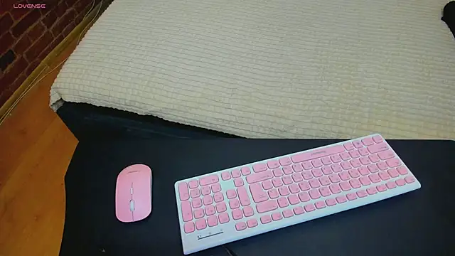 Cutiee Alicee online show from May 8, 8:58 pm