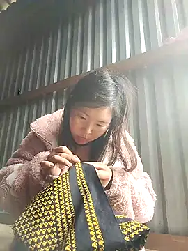 Snapshot of vivi_cute chatting on September 27, 8:41 am vivi cute online show from September 27, 8:41 am