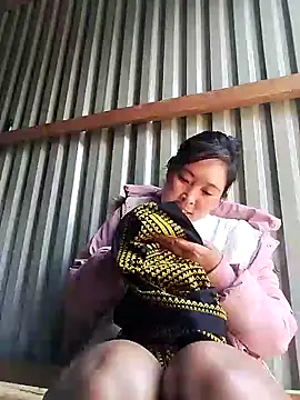 Snapshot of vivi_cute chatting on October 9, 7:50 am vivi cute online show from October 9, 7:50 am