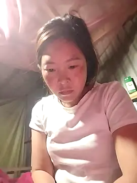 Snapshot of vivi_cute chatting on October 13, 9:04 pm vivi cute online show from October 13, 9:04 pm