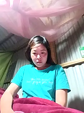 Snapshot of vivi_cute chatting on October 14, 9:15 pm vivi cute online show from October 14, 9:15 pm