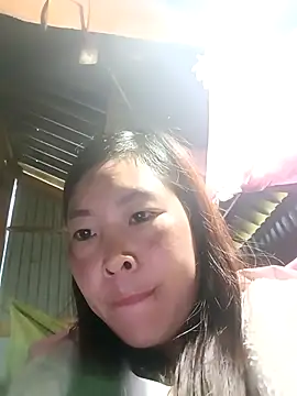 Snapshot of vivi_cute chatting on October 20, 2:12 am vivi cute online show from October 20, 2:12 am