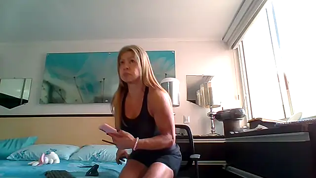 Snapshot of Mirianzapata_1 chatting on November 30, 6:23 pm Mirianzapata 1 online show from November 30, 6:23 pm