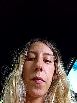 Snapshot of PetiteSecrets chatting on October 3, 3:20 pm PetiteSecrets online show from October 3, 3:20 pm