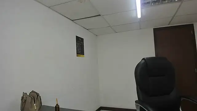 Aisha hotts777 online show from February 27, 4:01 am