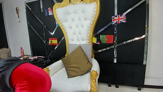 Snapshot of Aisha_hotts777 chatting on June 18, 8:02 pm Aisha hotts777 online show from June 18, 8:02 pm