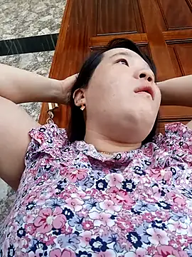 Snapshot of _Babyrose_ chatting on September 10, 6:02 am Babyrose online show from September 10, 6:02 am