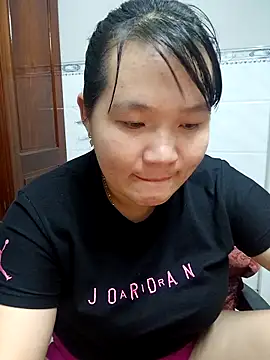 Snapshot of _Babyrose_ chatting on October 1, 3:07 pm Babyrose online show from October 1, 3:07 pm