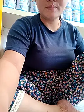 Snapshot of _Babyrose_ chatting on October 8, 5:27 am Babyrose online show from October 8, 5:27 am