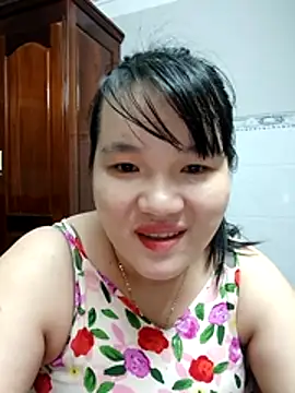 Snapshot of _Babyrose_ chatting on November 2, 2:36 am Babyrose online show from November 2, 2:36 am