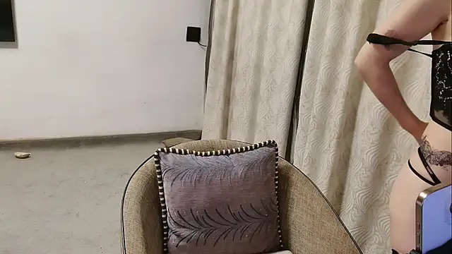 Snapshot of Shi_luo2025 chatting on September 12, 3:12 pm Shi luo2025 online show from September 12, 3:12 pm