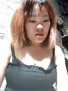 Snapshot of sukabae00 chatting on May 3, 1:28 pm sukabae00 online show from May 3, 1:28 pm