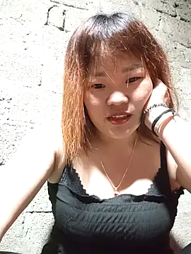 Snapshot of sukabae00 chatting on May 9, 1:27 pm sukabae00 online show from May 9, 1:27 pm
