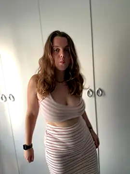 TenderLaGlamor online show from October 12, 3:22 pm