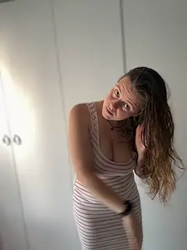 TenderLaGlamor online show from October 14, 11:55 am