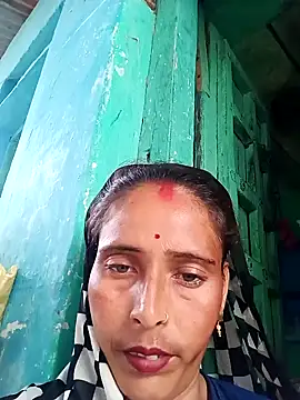 Snapshot of Arti13A chatting on June 25, 12:32 am Arti13A online show from June 25, 12:32 am